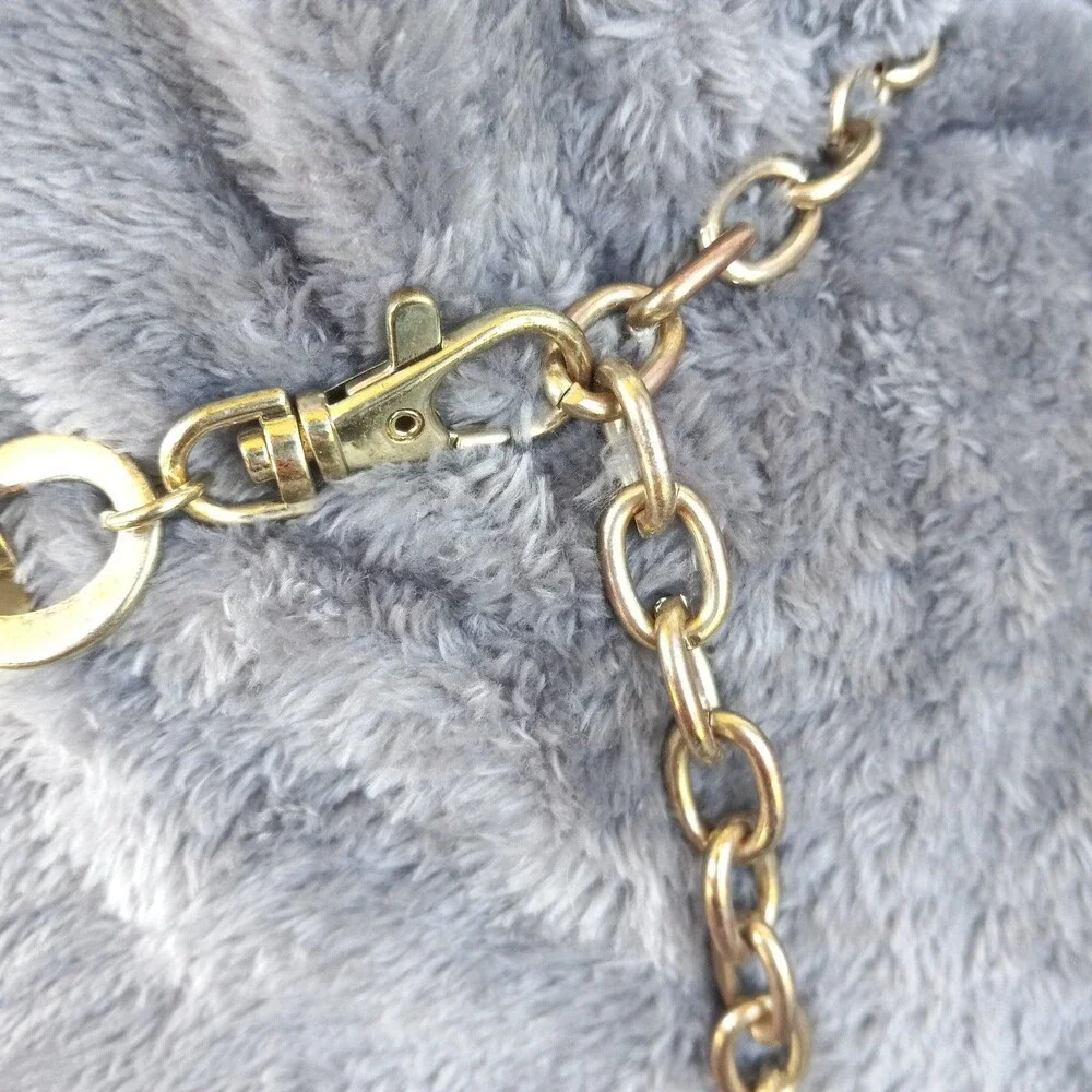 Vintage •	material metal
